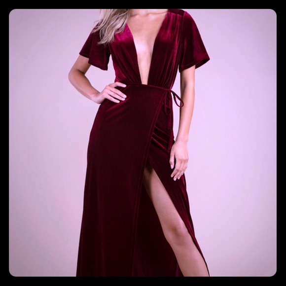 Tobi Dresses & Skirts - Tobi Deep Plunge maxi dress Tobi Dresses & Skirts - Tobi Deep Plunge maxi dress